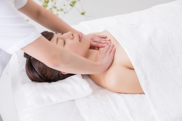 バストアップのエステやサロンって効果がないってホント！？